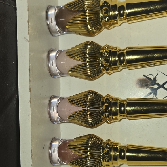 Tape a l'Oeil Metallic Eyeshadow - Picture 2 of 6